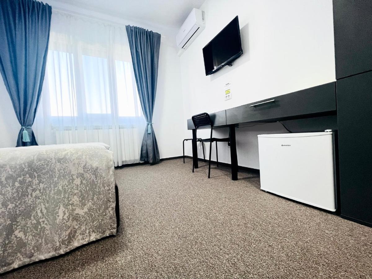 Stef Rooms Tirgu Frumos Екстериор снимка