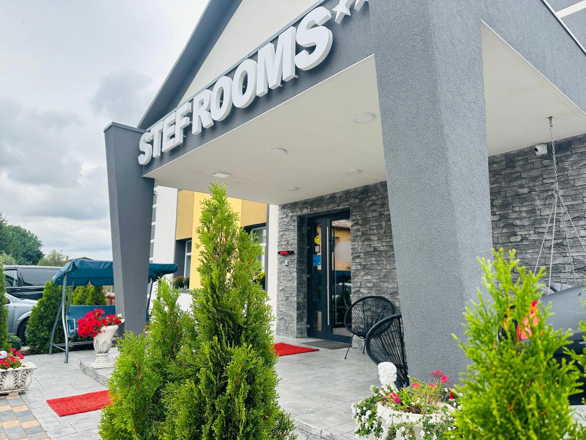 Stef Rooms Tirgu Frumos Екстериор снимка