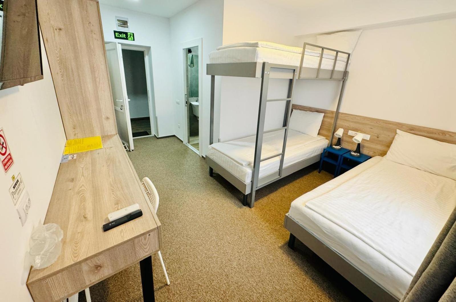 Stef Rooms Tirgu Frumos Екстериор снимка