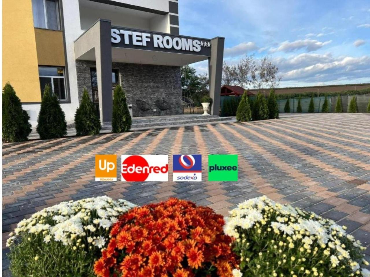 Stef Rooms Tirgu Frumos Екстериор снимка